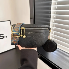  NŐI OLDALTÁSKA -VIRÁGMINTÁS- DOMBORNYOMOTT-FEKETE-