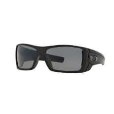 Oakley OO9101 04 BATWOLF MATTE BLACK GREY POLARIZED napszemüveg