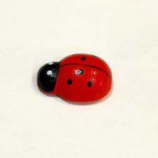 Öntapadós katica, közepes. Mérete: 1,8x1,3 cm dekorációs kellék