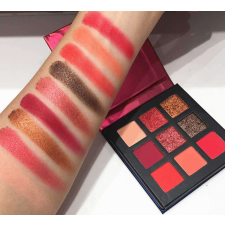 Paleta Farduri TECHNIC préselt pigmentpaletta, érdekes, 9 culori szemhéjpúder