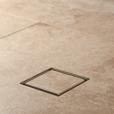 Pestan zuhanyfolyóka Confluo Standard burkolható 10 x 10 cm építőanyag