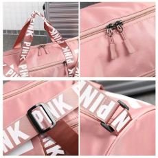  Pink multifunkciós, nagy méretű sporttáska, kétoldalt függőleges pink felirattal fekete aa-000187