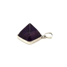 Piramis medál fémmel ametiszt 2x2cm medál