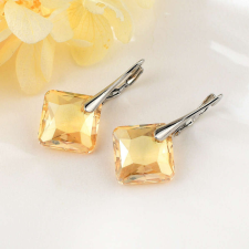  Platinával bevont négyzet fülbevaló pezsgőszínű Swarovski kristállyal (0219.) fülbevaló