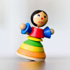 Pörgethető leányka - Montessori torony fából barkácsolás, építés
