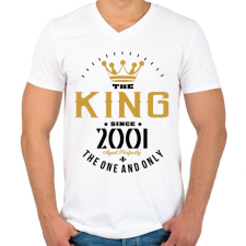PRINTFASHION A király 2001-ben született - Férfi V-nyakú póló - Fehér férfi póló