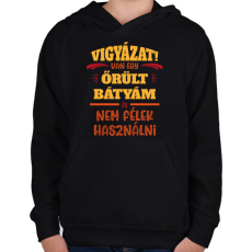 PRINTFASHION Van egy őrült bátyám - Gyerek kapucnis pulóver - Fekete