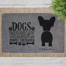  &quot;Dogs Welcome&quot; Csivava szöveges lábtörlő szürke háttérrel (60 x 40 x 0,2 cm) ajándéktárgy