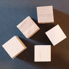 Qx Fa idomok kocka 2.5*2.5*2 dekorációs kellék