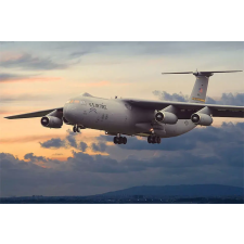  Roden Lockheed C-141B Starlifter 1:144 (325) makett