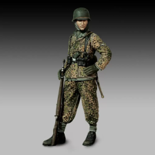  Royal Model German soldier with rifle 1:48 (RM922) makett