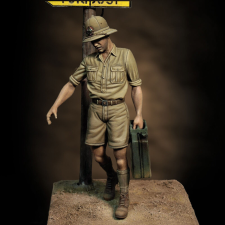  Royal Model Italian soldier with jerry can 1:35 (RM850) makett
