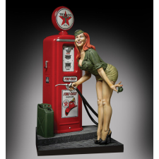  Royal Model Pin-up at the gas pump (75mm) (RM928) makett