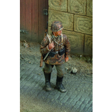  Royal Model Waffen SS Ardennes 1:35 (RM196) makett