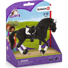 Schleich 42457 Fríz csődör a lovasbemutatón játékfigura