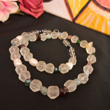  Smaragd, Citrin, Gránát kővel díszített kristály gyöngysor. nyaklánc