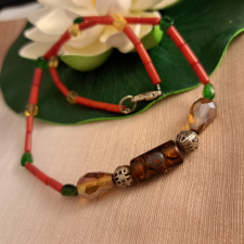  Smaragd, Korall és kristály gyöngysor. nyaklánc