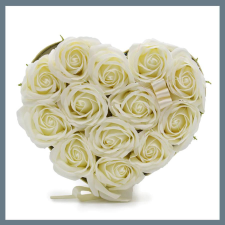  Szappanvirág ajándékcsokor - 13 krém színű rózsa - szív alakú GSFB-08 szappan