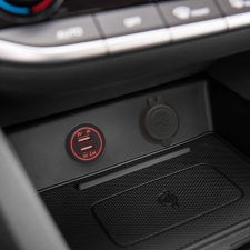  Szivargyújtó helyére beépíthető USB aljzat - piros (54926RD) kábel és adapter