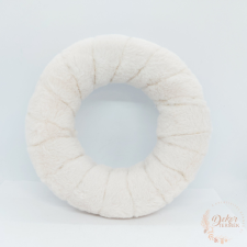  Szőrmés koszorú alap - tört fehér - 20 cm dekorációs kellék