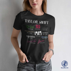 Szupicuccok Taylor Swift Album timeline női póló Szín: Fekete, Méret: S, Fazon: Standard