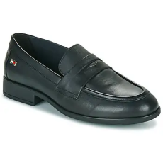 Tommy Hilfiger Mokkaszínek FLAG LEATHER CLASSICLOAFER Fekete 39