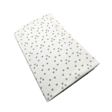 Vaganza Pamut Gumis Stretch Lepedő Mintás 60x120cm / 70x140cm – Szürke Szivecskés babaágynemű, babapléd