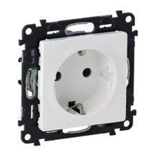  Valena Life 2P+F dugaszoló aljzat gyermekvédelemmel fehér villanyszerelés