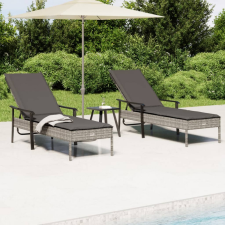 vidaXL 2 db szürke polyrattan napozóágy asztallal és párnával (362808) kerti bútor