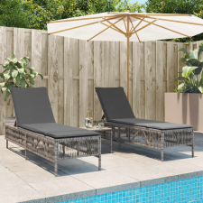 vidaXL 2 db világosszürke polyrattan napozóágy párnával kerti bútor