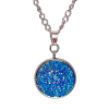 Világoskék csillámos medál és lánc, arany és ezüst színben