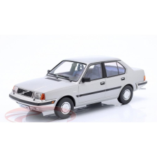  Volvo 360 1987 1:18 Triple9 modell ezüst makett